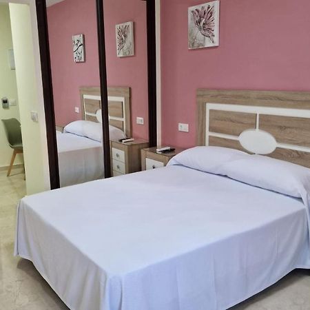 Hotel Nuevo Espartinas Esterno foto