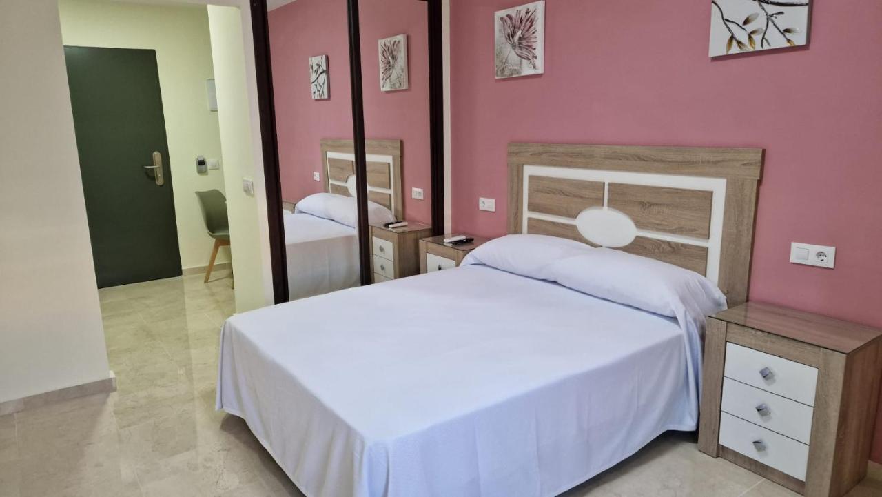 Hotel Nuevo Espartinas Esterno foto